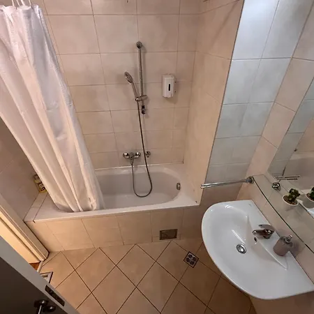 Apartment Arena